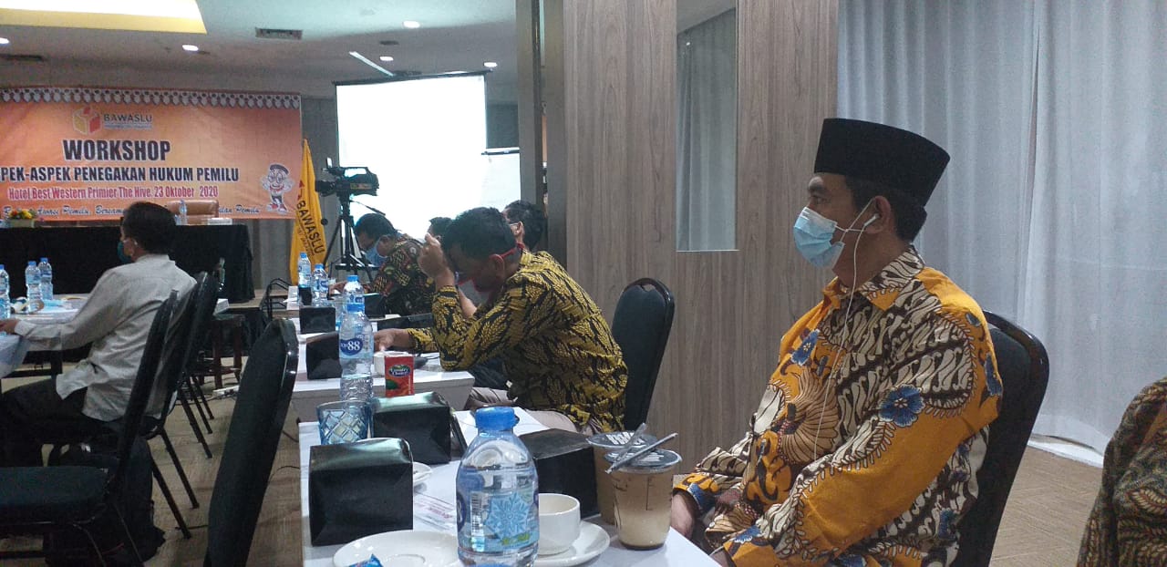 Peraturan yang lengkap, sistematis dan holistic adalah substansi hukum yang harus diperhatikan untuk penegakan hukum pemilu