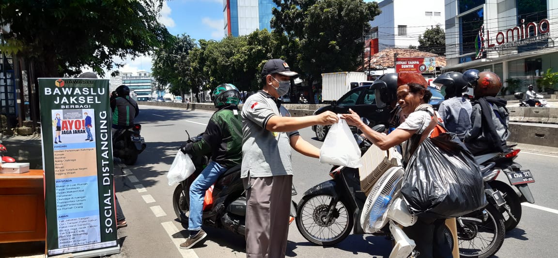 Bawaslu Jaksel Berbagi hari keempat