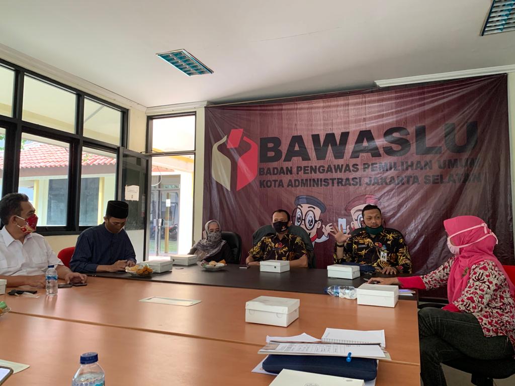 Bawaslu Jaksel Intensifkan Buletin Suar Demokrasi Sebagai Saluran Informasi Publik